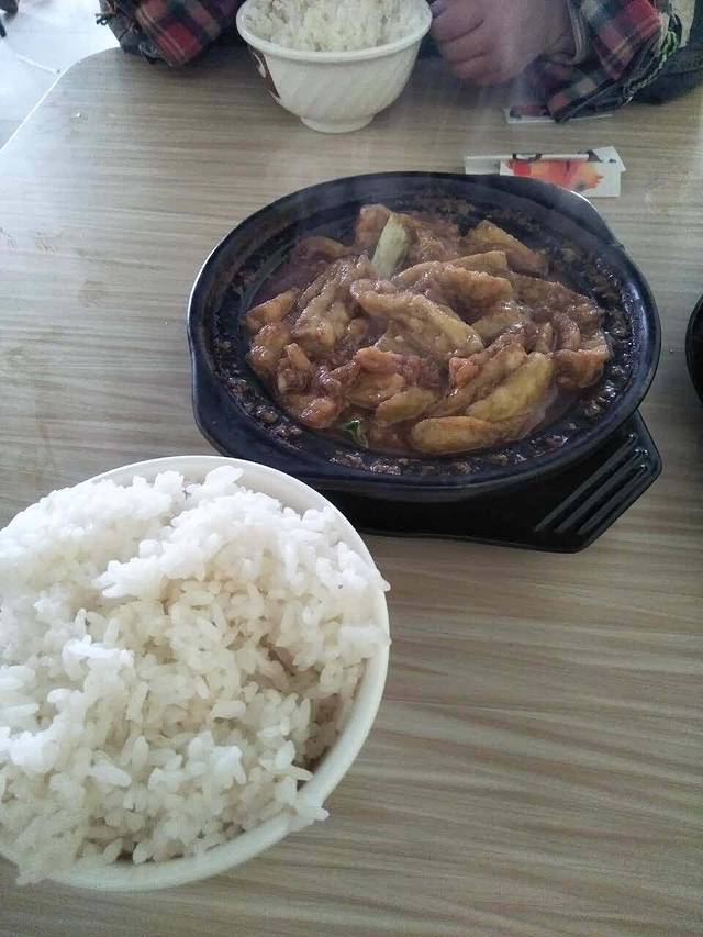润仟祥黄焖鸡米饭(封丘店)
