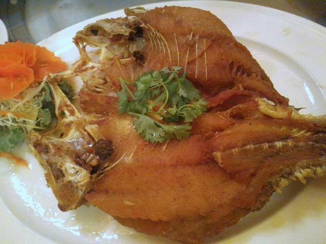 Chomtalay Ngunheng Restaurant