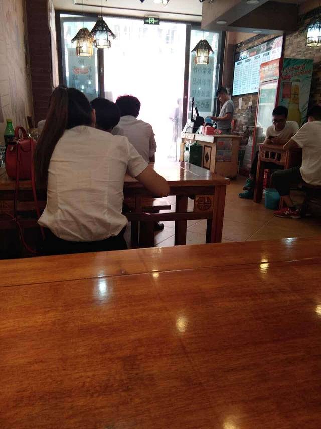 何大勺手工鱼米线(重庆巴南万达广场B区店)