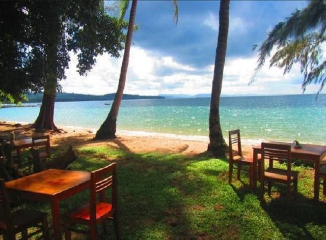 Bamboo Cottages & Restaurant