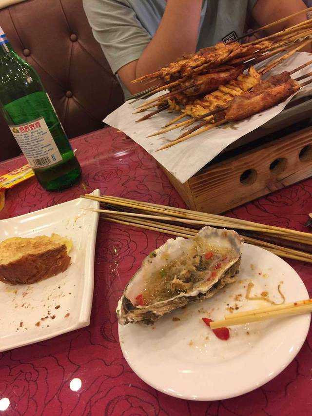 小不点烧烤城(巴彦塔拉店)