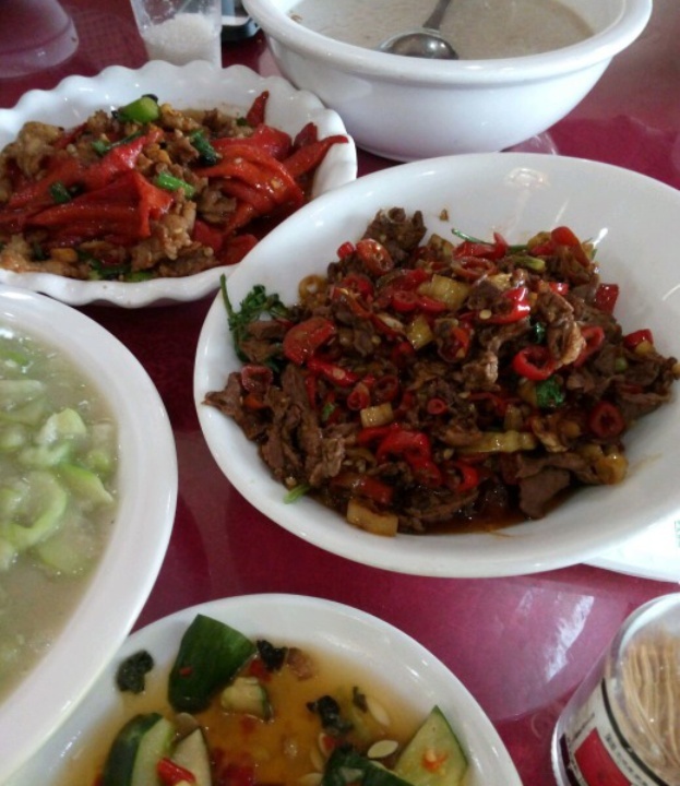 好食寨农庄·趣玩户外烧烤露营基地(207省道店)