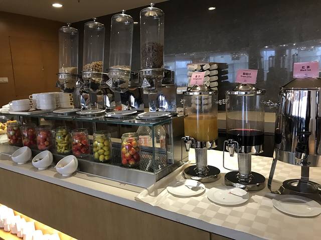 新地酒店湖畔自助餐厅