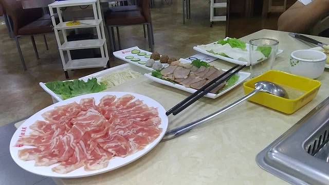 彦盛彦烂豆花火锅(长清店)