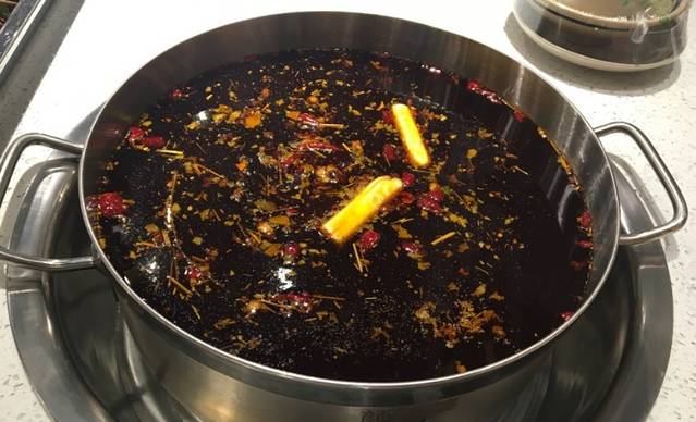 颜婆婆疯狂串串(欧尚店)