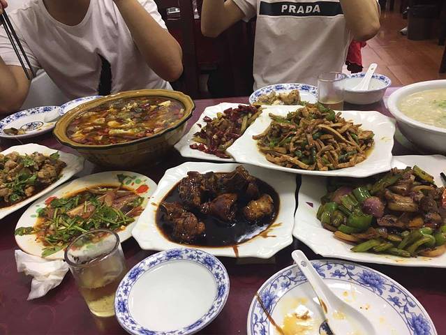 满堂红私房菜(鸣新中路店)