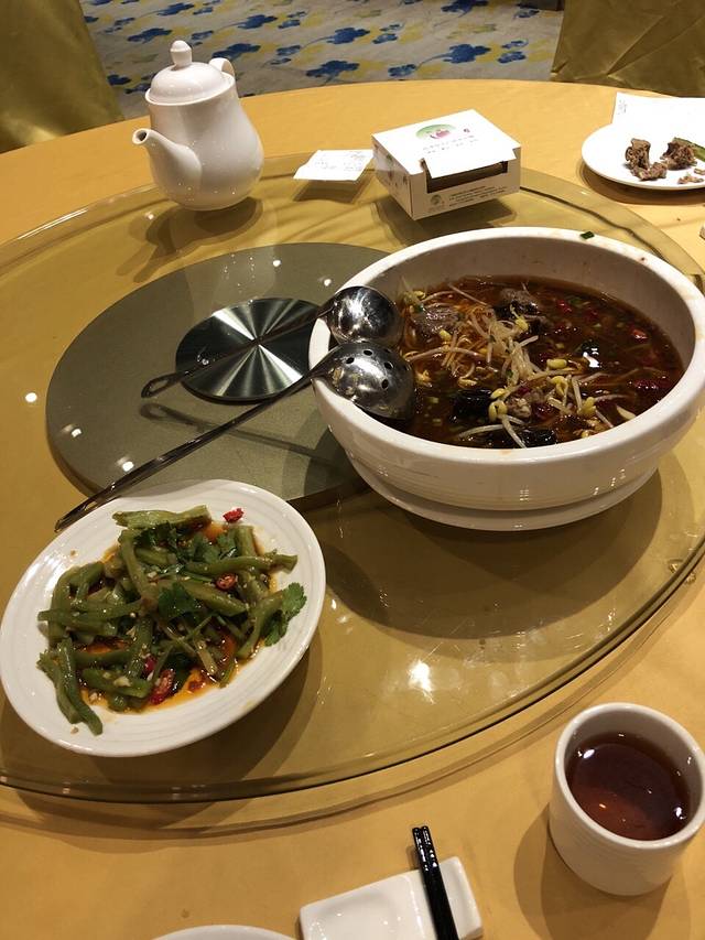 经律论国际酒店梵华阁餐厅