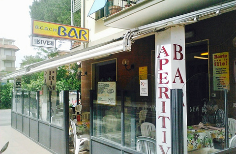 Beach Bar di Deborah Carzaniga