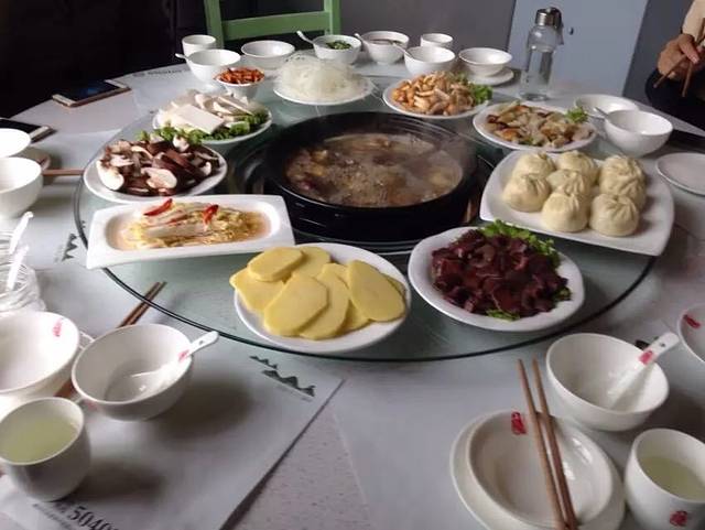 山珍坊野山菌养生火锅(峨眉水晶广场店)