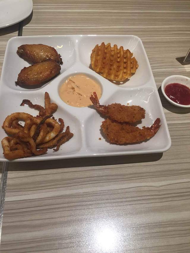 必胜客(百联真光店)