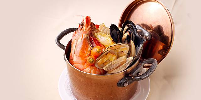 Cafe de Paris Est. in Korea