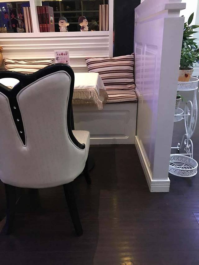 莎世米亚(电大店)