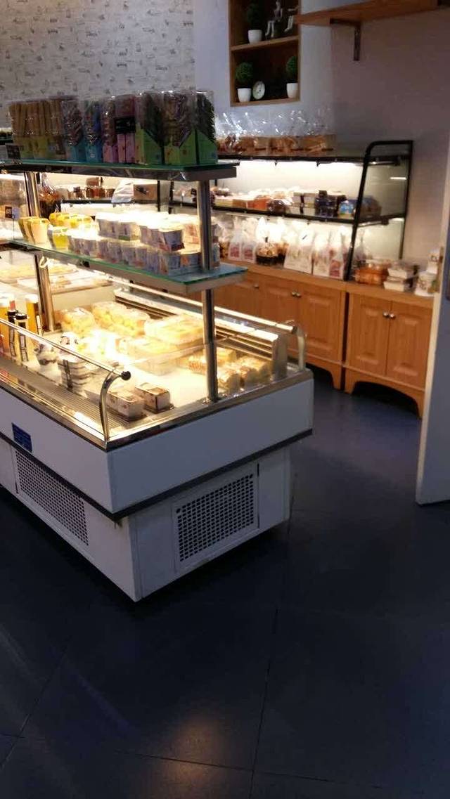 怡硕香西饼屋(广场店)