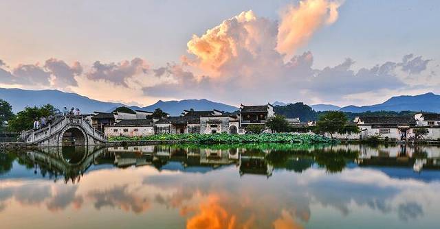 最美古村落聚集的安徽黟县,你还没打算去?,2026黟县榜单,景点/住宿/美食/购物/游玩排行榜【去哪儿攻略】