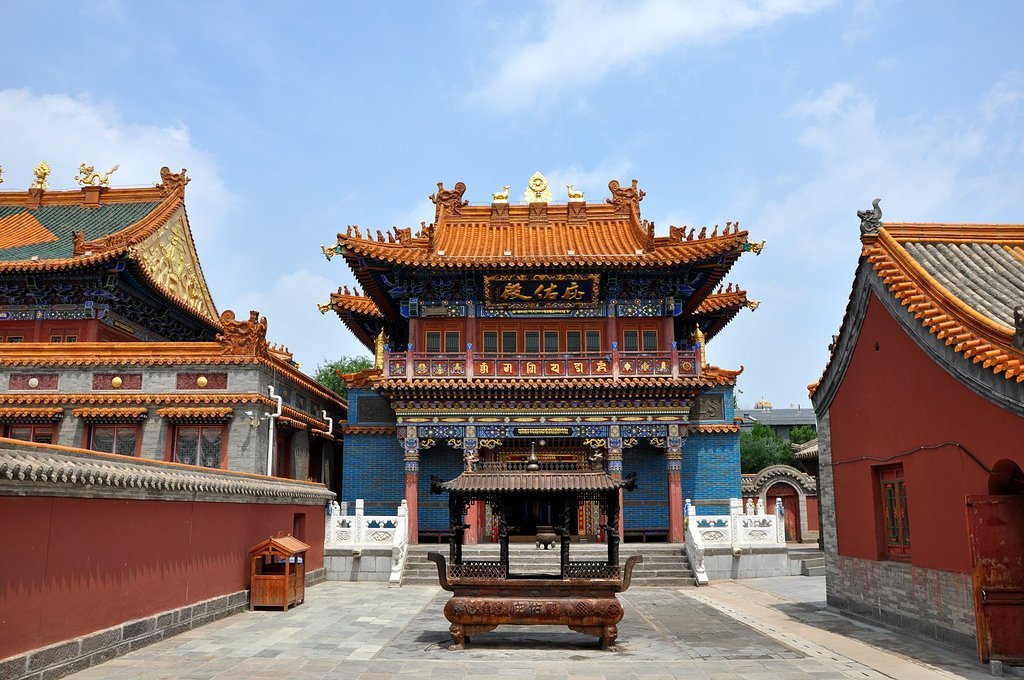 大召寺内蒙古博物院内蒙古博物院免费但是不免票,需要凭本人身份证去