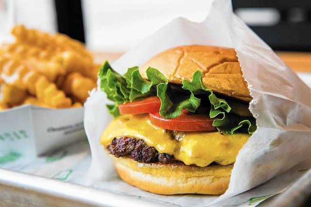 シェイク シャック 外苑いちょう并木店