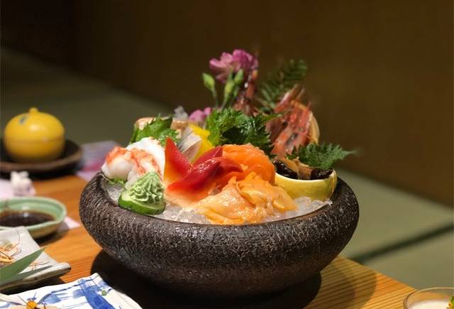 花潮日料艺食馆(世欧广场店)