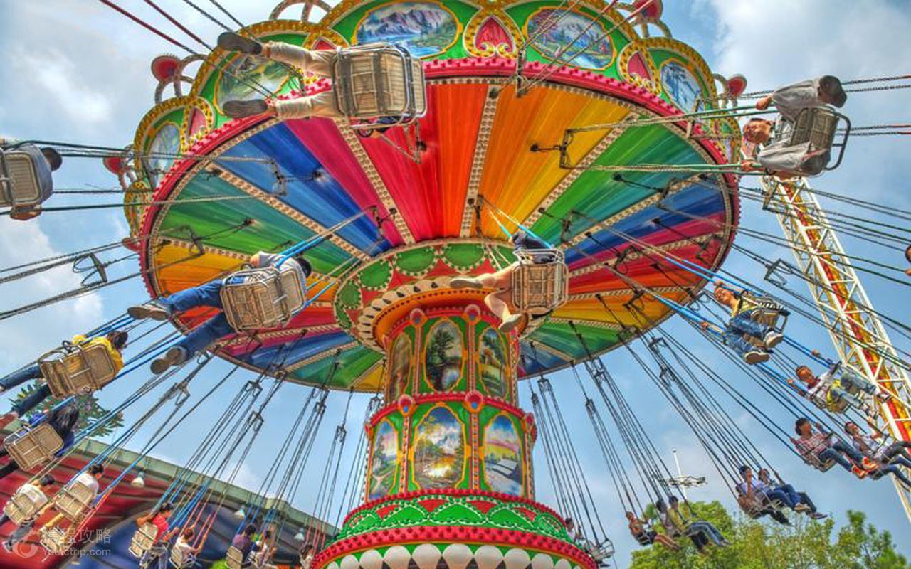 宜人的风景,深厚的文化底蕴,还有很多游乐场所适合大朋友小朋友们玩耍