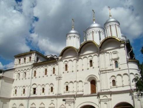 十二使徒教堂与主教宫