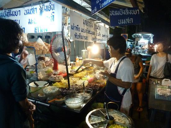 素坤逸路38号夜市