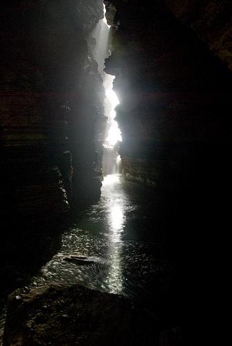 古谱特什瓦尔·玛哈德布洞穴