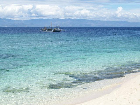 Basdaku White Beach