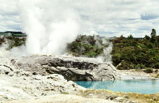 华卡雷瓦雷瓦地热保护区