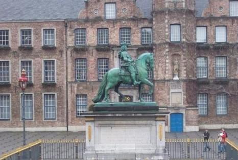 杜塞尔多夫市政厅