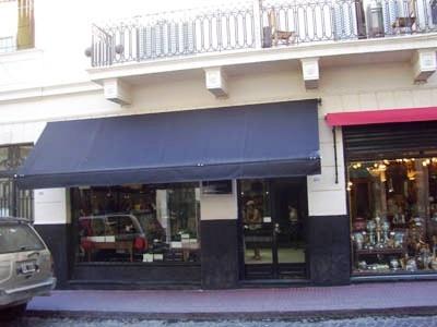 Puntos en el Espacio服装店