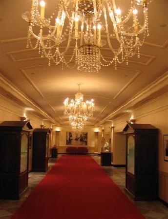 肯尼迪总统图书馆暨博物馆