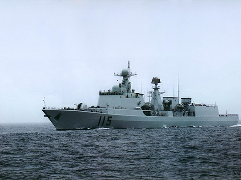 大连104导弹驱逐舰