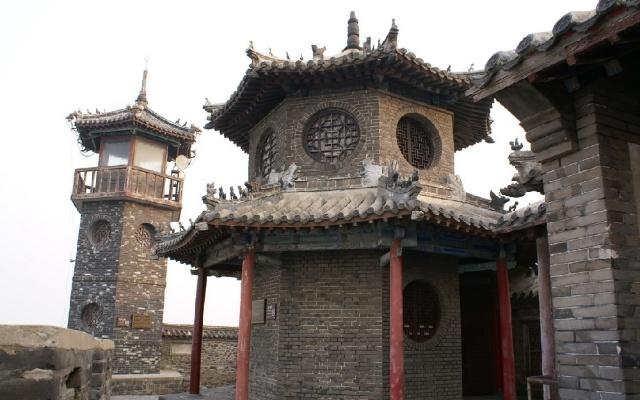 亦称望日楼,位于苏公祠东邻,建于宋代,为八角双层砖木结构楼阁式建筑.