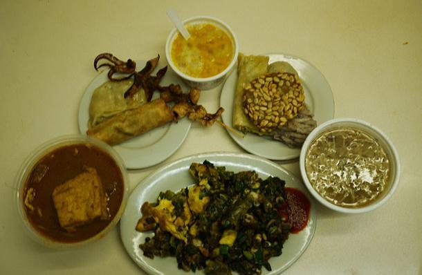 在这里厦门特色小吃店