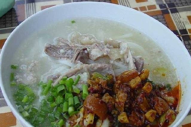 巍山火巴肉饵丝(大理古城店)