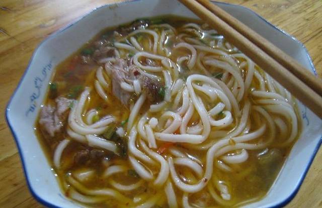 巍山火巴肉饵丝(大理古城店)