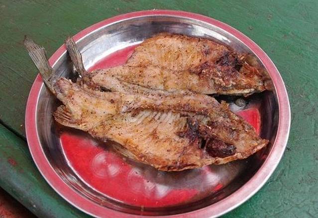 拉市海茶马古道烤鱼