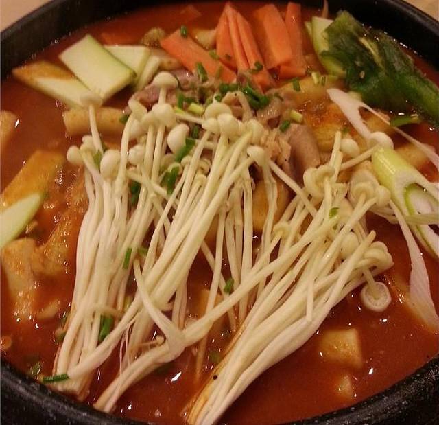 鸭得堡老鸭汤鸭血粉丝(抄纸巷店)