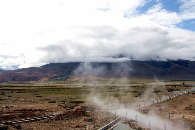 蓝色天国羊八井地热旅游区