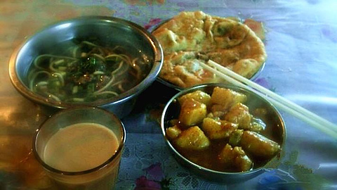 老革命甜茶馆