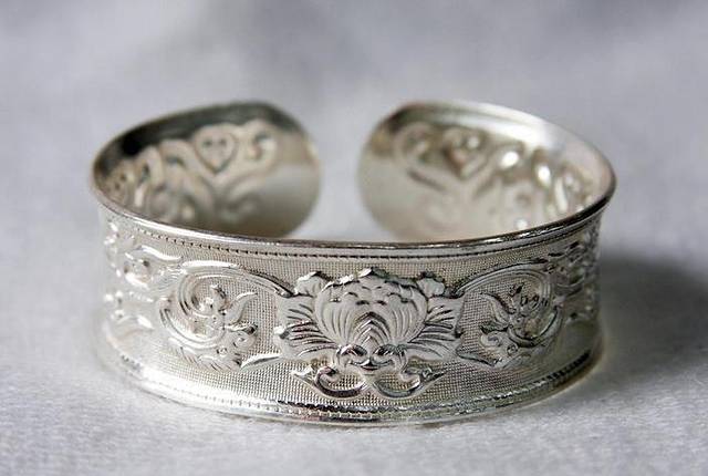 寸家月辉银器(蝴蝶泉店)