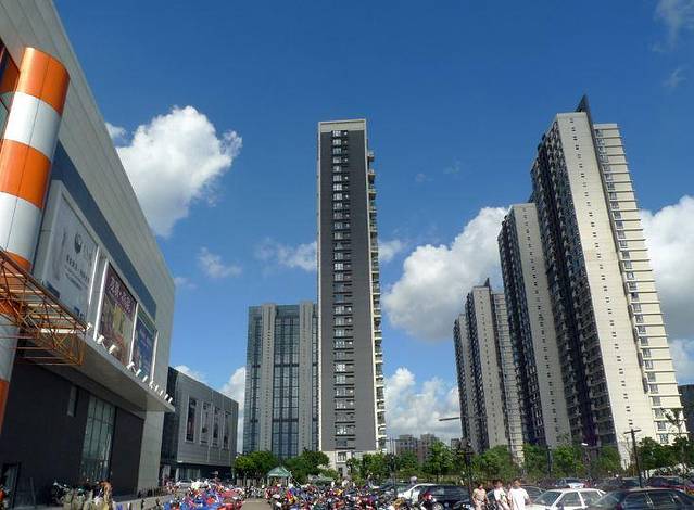 万达广场(经四路店)