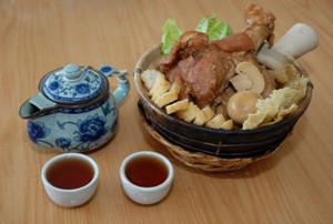 直落玻璃(瓦煲)肉骨茶