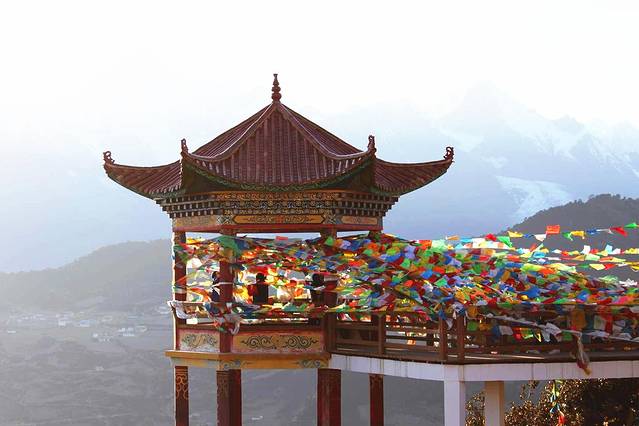 梅里飞来寺观景台