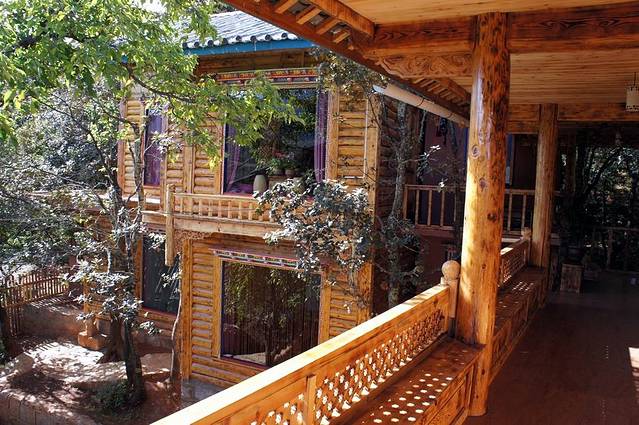 鼎雅家树屋客栈