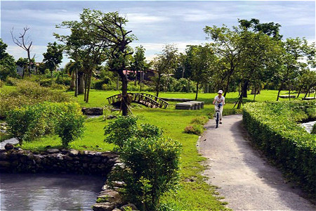 初英亲水自行车道