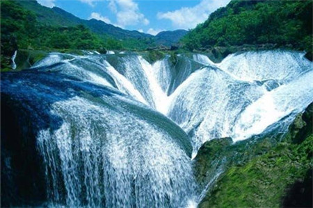 长白瀑布