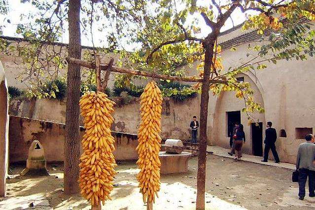 乾陵黄土民俗村