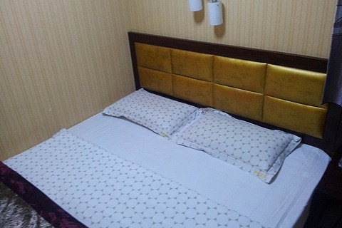 【盘龙城/人和天地】仅149元,网络售价159元武汉洪源商务宾馆标准单人