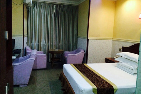 【尹珍大道】卡曼酒店