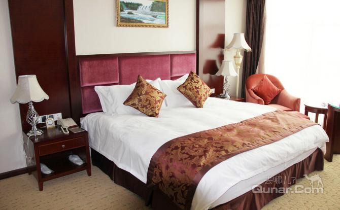 仅398元!价值418元的金玉龙城大酒店豪华套房入住1晚.